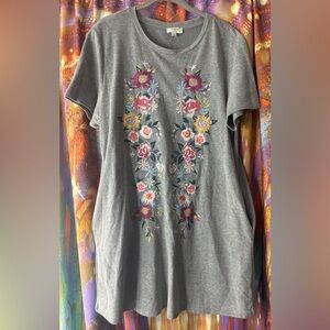 Embroidered Floral Gray Women's Tee Dress 💐🩶